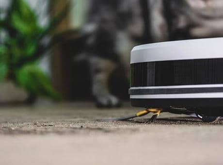 Aldatıldığını robot süpürgeden öğrendi! Gerçeği öğrenmek için yaptığı hamle başına iş açtı Aldatıldığını robot süpürgeden öğrendi! Gerçeği öğrenmek için yaptığı hamle başına iş açtı