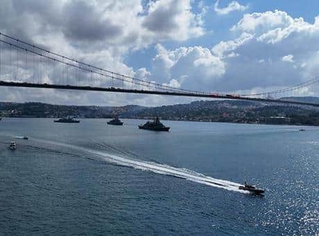 Deniz Kuvvetleri Komutanlığı'na bağlı 15 gemi İstanbul Boğazı'nda! Deniz Kuvvetleri Komutanlığı'na bağlı 15 gemi İstanbul Boğazı'nda!