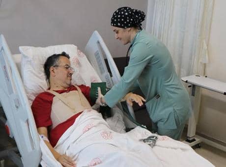 Samsun’da literatürde benzeri bulunmayan ameliyat! Çift kapak takıldı Samsun’da literatürde benzeri bulunmayan ameliyat! Çift kapak takıldı