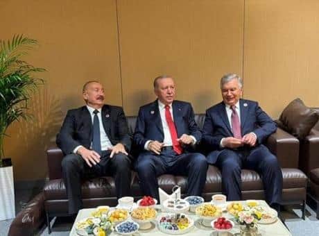 Cumhurbaşkanı Erdoğan, Aliyev ve Mirziyoyev ile bir araya geldi Cumhurbaşkanı Erdoğan, Aliyev ve Mirziyoyev ile bir araya geldi