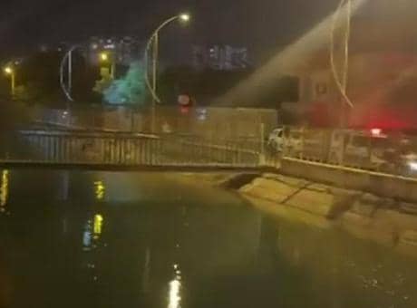 Mersin'de sulama kanalına düşen iki kardeşten biri boğuldu; diğerinin durumu ağır Mersin'de sulama kanalına düşen iki kardeşten biri boğuldu; diğerinin durumu ağır