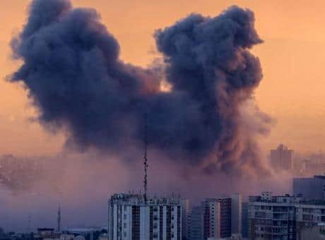 Tansiyon yeniden yükseldi! ABD'den Hürmüz çevresine saldırı, İran'dan Körfez'e sert misilleme Tansiyon yeniden yükseldi! ABD'den Hürmüz çevresine saldırı, İran'dan Körfez'e sert misilleme