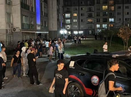 Esenyurt’ta site otoparkında araç yangını! Dumandan etkilenen 27 kişi hastaneye kaldırıldı Esenyurt’ta site otoparkında araç yangını! Dumandan etkilenen 27 kişi hastaneye kaldırıldı