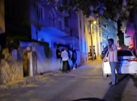 Balıkesir'de iki kardeş arasında çıkan kavgada, ağabey kardeşini öldürdü Balıkesir'de iki kardeş arasında çıkan kavgada, ağabey kardeşini öldürdü