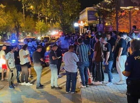 Denizli'de restorandaki silahlı kavgada 2 kişi öldü, 4 kişi yaralandı Denizli'de restorandaki silahlı kavgada 2 kişi öldü, 4 kişi yaralandı