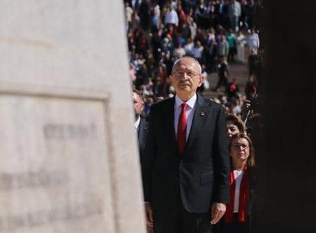 CHP'nin 103. kuruluş yıl dönümünde Kılıçdaroğlu'ndan Anıtkabir'e ziyaret CHP'nin 103. kuruluş yıl dönümünde Kılıçdaroğlu'ndan Anıtkabir'e ziyaret