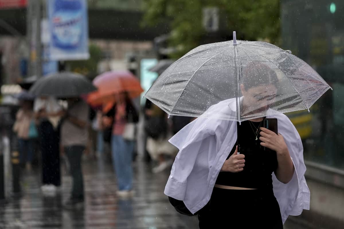 Yaz havasında eylül. Önce 30 derece sıcaklık ardından kuvvetli yağmur Yaz havasında eylül. Önce 30 derece sıcaklık ardından kuvvetli yağmur