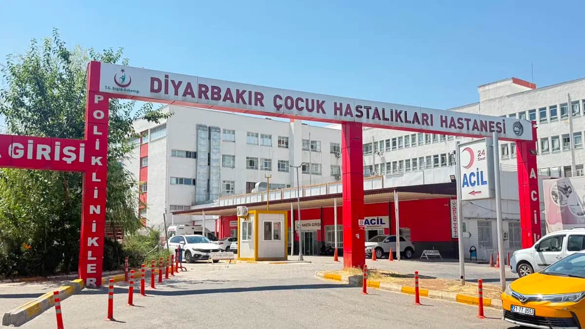 Diyarbakır'da kuduz tedavisi gören çocuk kurtarılamadı Diyarbakır'da kuduz tedavisi gören çocuk kurtarılamadı