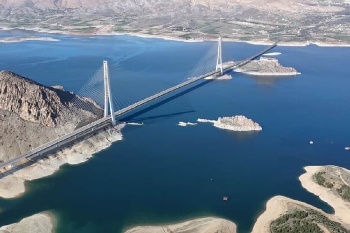 İki şehir birbirine köprüyle bağlanacak İki şehir birbirine köprüyle bağlanacak