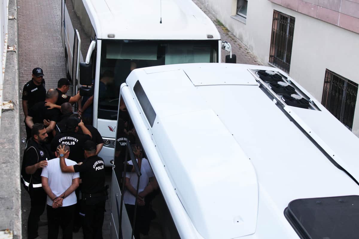 "Şirinler" suç örgütü operasyonunda 32 şüpheli adliyede "Şirinler" suç örgütü operasyonunda 32 şüpheli adliyede