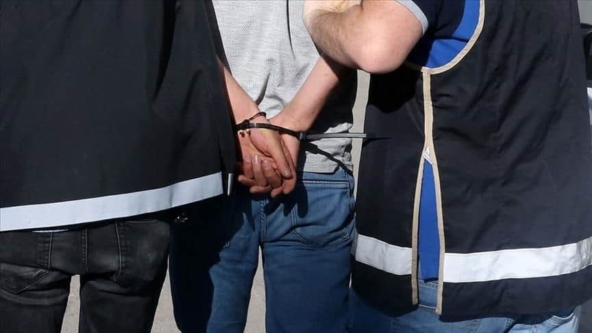 Antalya ve Kayseri'de 4 yeni suç örgütüne operasyon. 32 kişi yakalandı Antalya ve Kayseri'de 4 yeni suç örgütüne operasyon. 32 kişi yakalandı