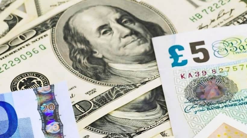 47 saniye önce Dolar rekor kırarken euro ve sterlin çekildi: Fed'in faiz sinyali kurları vurdu 47 saniye önce Dolar rekor kırarken euro ve sterlin çekildi: Fed'in faiz sinyali kurları vurdu