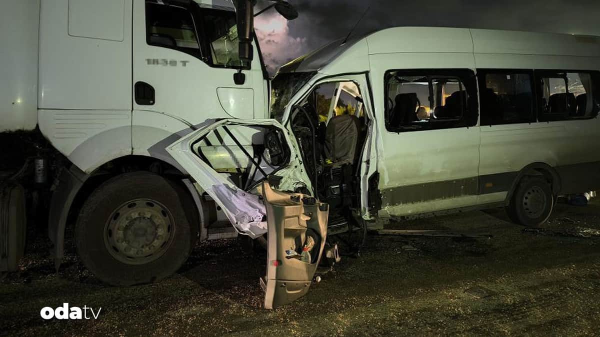 Hatay'da feci kaza: TIR'la kafa kafaya çarpıştı Hatay'da feci kaza: TIR'la kafa kafaya çarpıştı