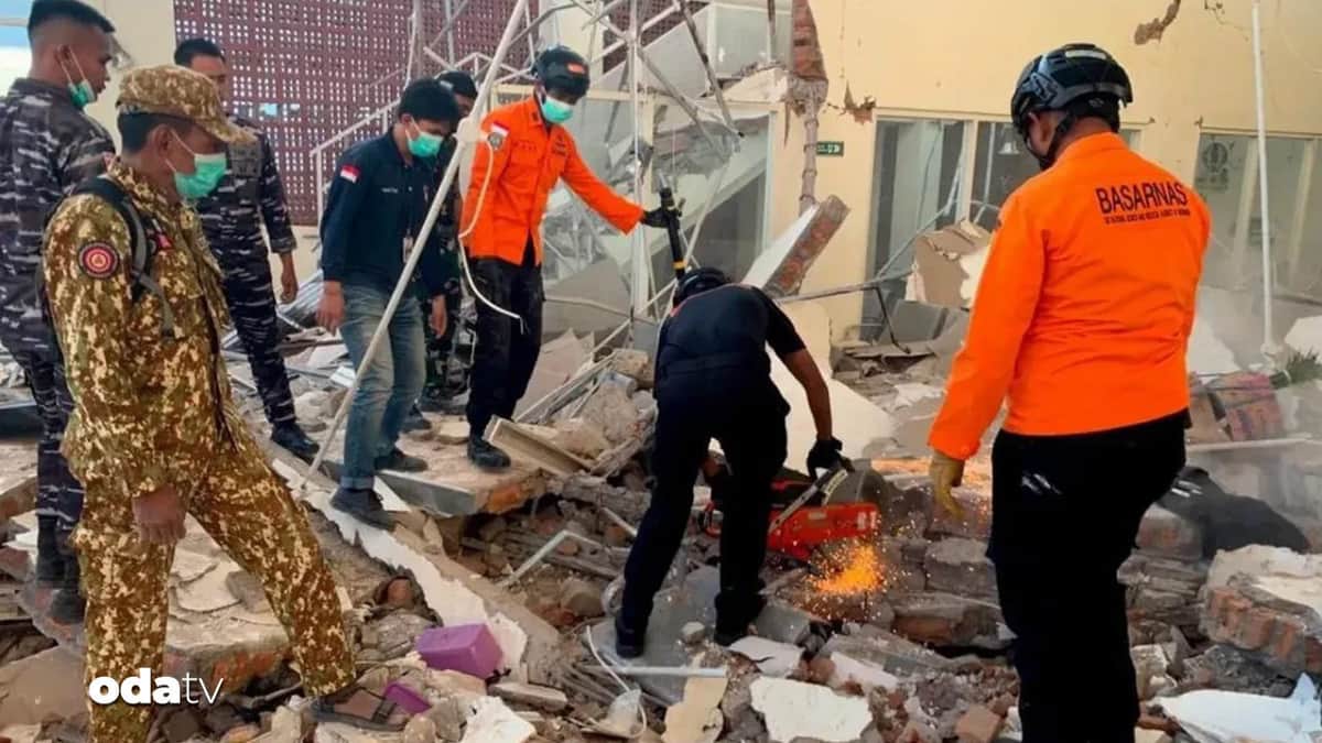 Endonezya’daki depremde 400 bin kişi evsiz kaldı Endonezya’daki depremde 400 bin kişi evsiz kaldı