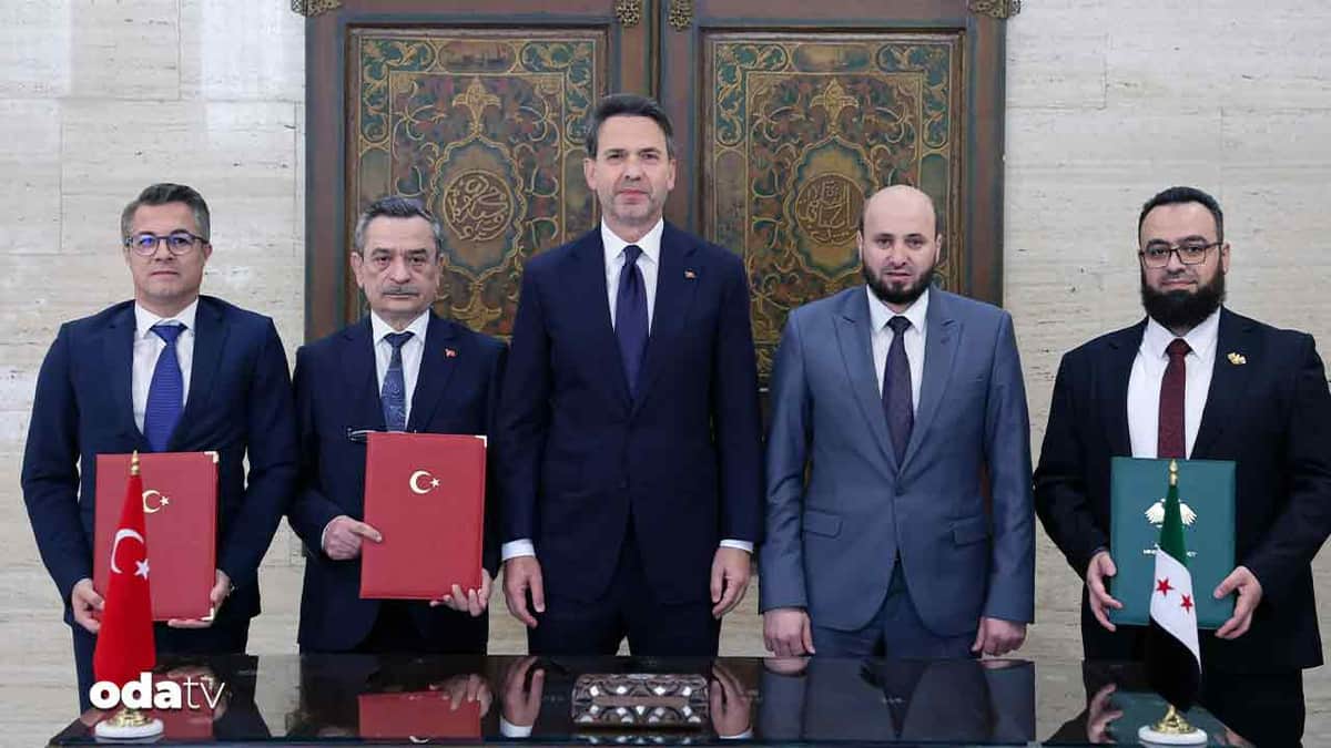 Türkiye ile Suriye arasında dev fosfat anlaşması: Demiryolu da yapılacak Türkiye ile Suriye arasında dev fosfat anlaşması: Demiryolu da yapılacak