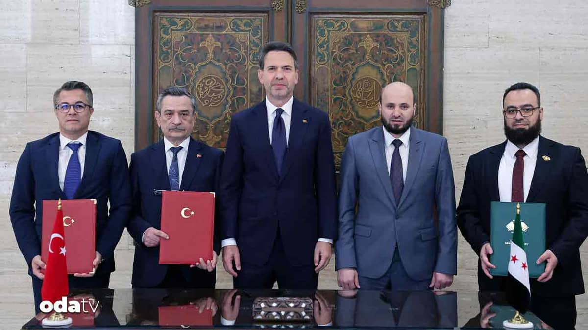 Türkiye ile Suriye arasında dev fosfat anlaşması: Demiryolu da yapılacak Türkiye ile Suriye arasında dev fosfat anlaşması: Demiryolu da yapılacak