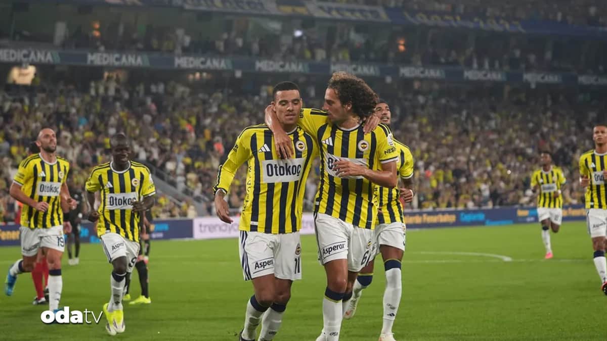 Fenerbahçe'den Kadıköy'de şov: Konyaspor'u dört golle devirdi Fenerbahçe'den Kadıköy'de şov: Konyaspor'u dört golle devirdi