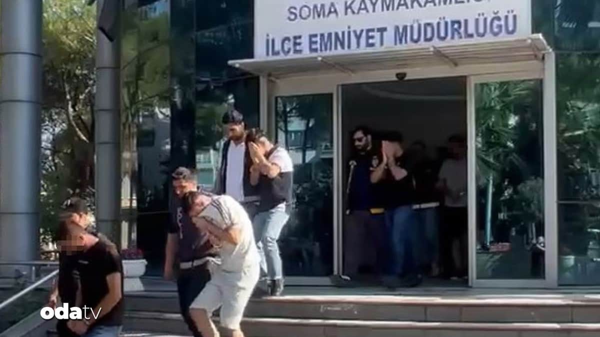Sahte oyun ve alışveriş siteleriyle vurgun... 36 şüpheli tutuklandı Sahte oyun ve alışveriş siteleriyle vurgun... 36 şüpheli tutuklandı