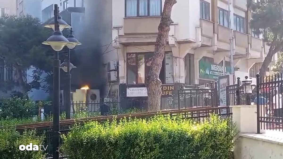 Bursa'da trafo böyle patladı... Herkesin yüreği ağzına geldi Bursa'da trafo böyle patladı... Herkesin yüreği ağzına geldi