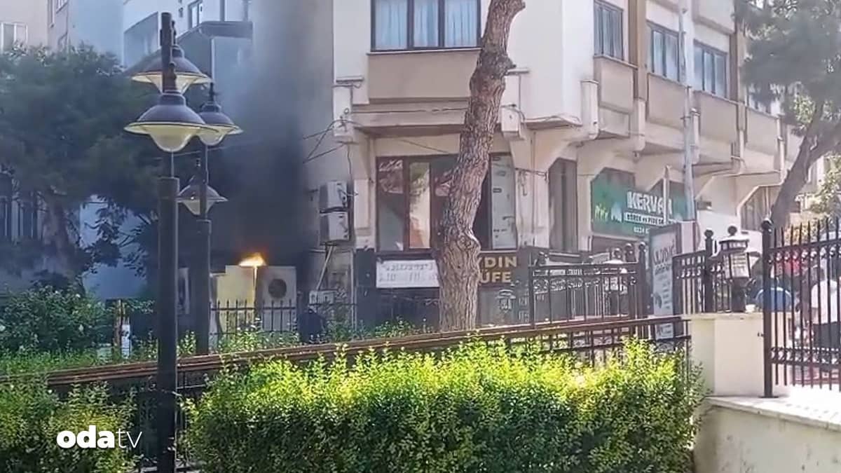 Bursa'da trafo böyle patladı... Herkesin yüreği ağzına geldi Bursa'da trafo böyle patladı... Herkesin yüreği ağzına geldi
