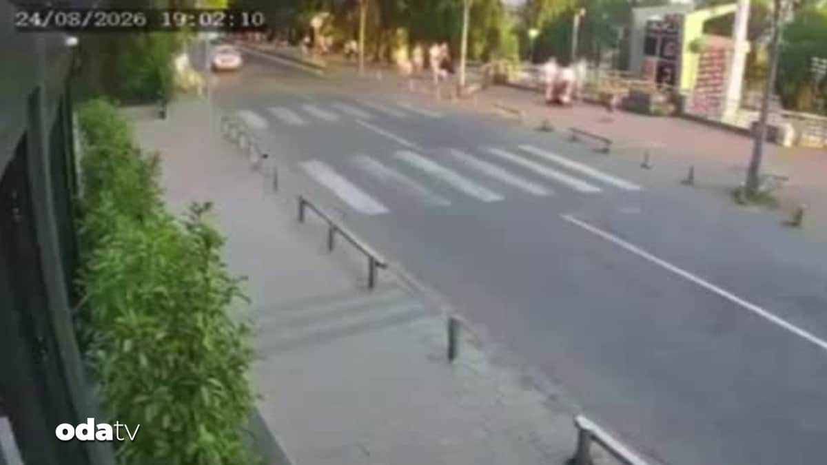Sırbistan’da ehliyetsiz sürücü kaldırımdaki aileye çarptı: 1 ölü, 4 yaralı Sırbistan’da ehliyetsiz sürücü kaldırımdaki aileye çarptı: 1 ölü, 4 yaralı