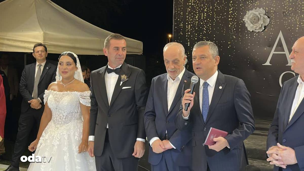 Özgür Özel nikah şahidi oldu Özgür Özel nikah şahidi oldu