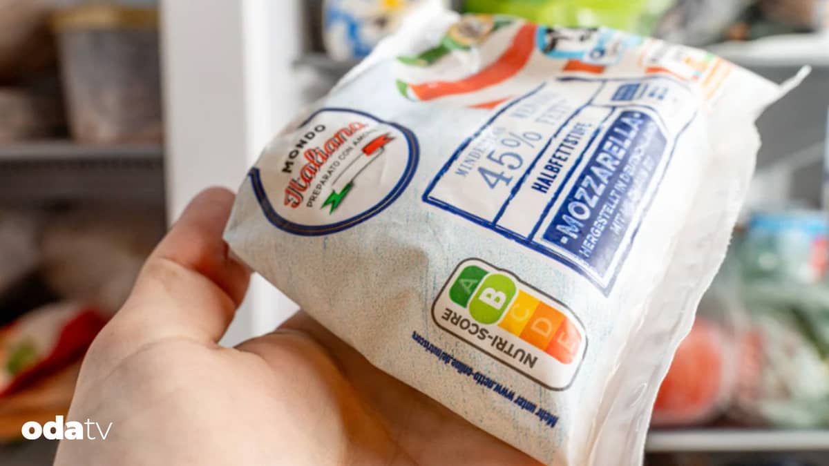 İtalyan şeften mozzarella peyniri uyarısı İtalyan şeften mozzarella peyniri uyarısı