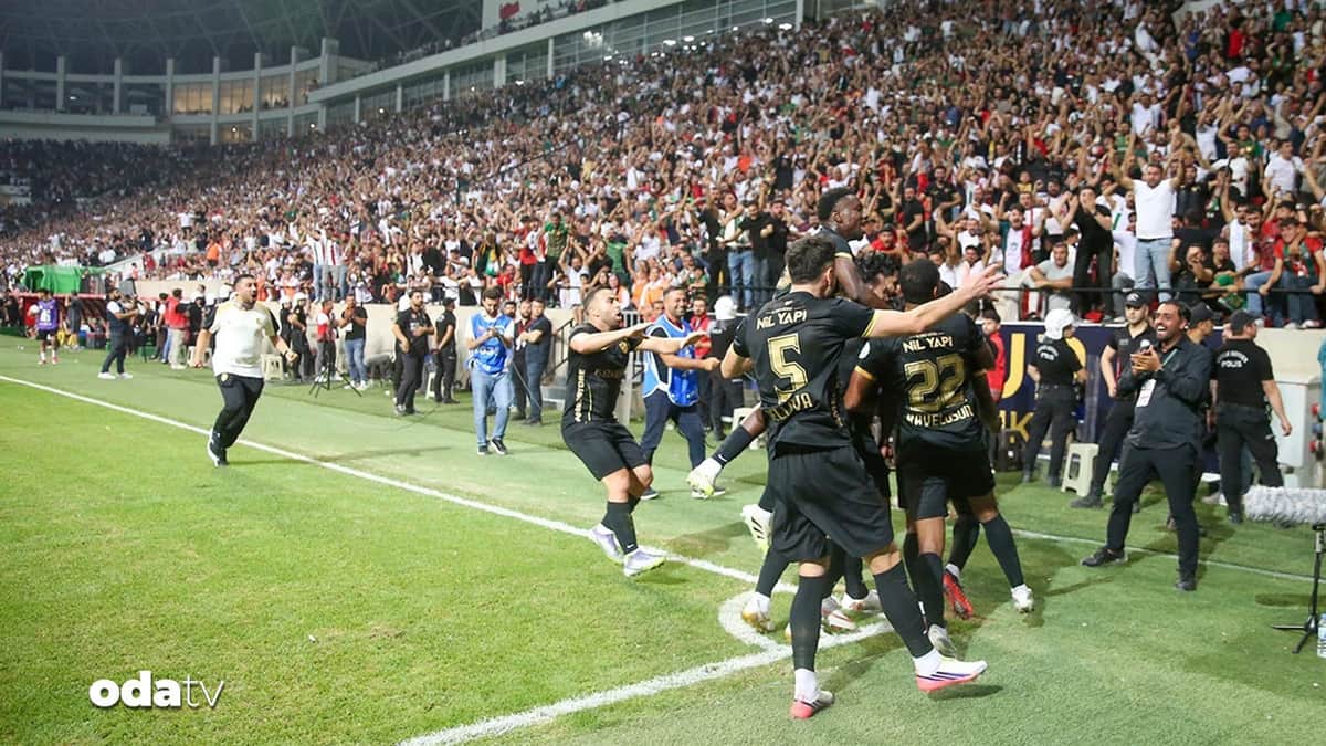 Amedspor, Trabzonspor'u Gift Orban'ın 90'daki golüyle devirdi: 2-1 Amedspor, Trabzonspor'u Gift Orban'ın 90'daki golüyle devirdi: 2-1