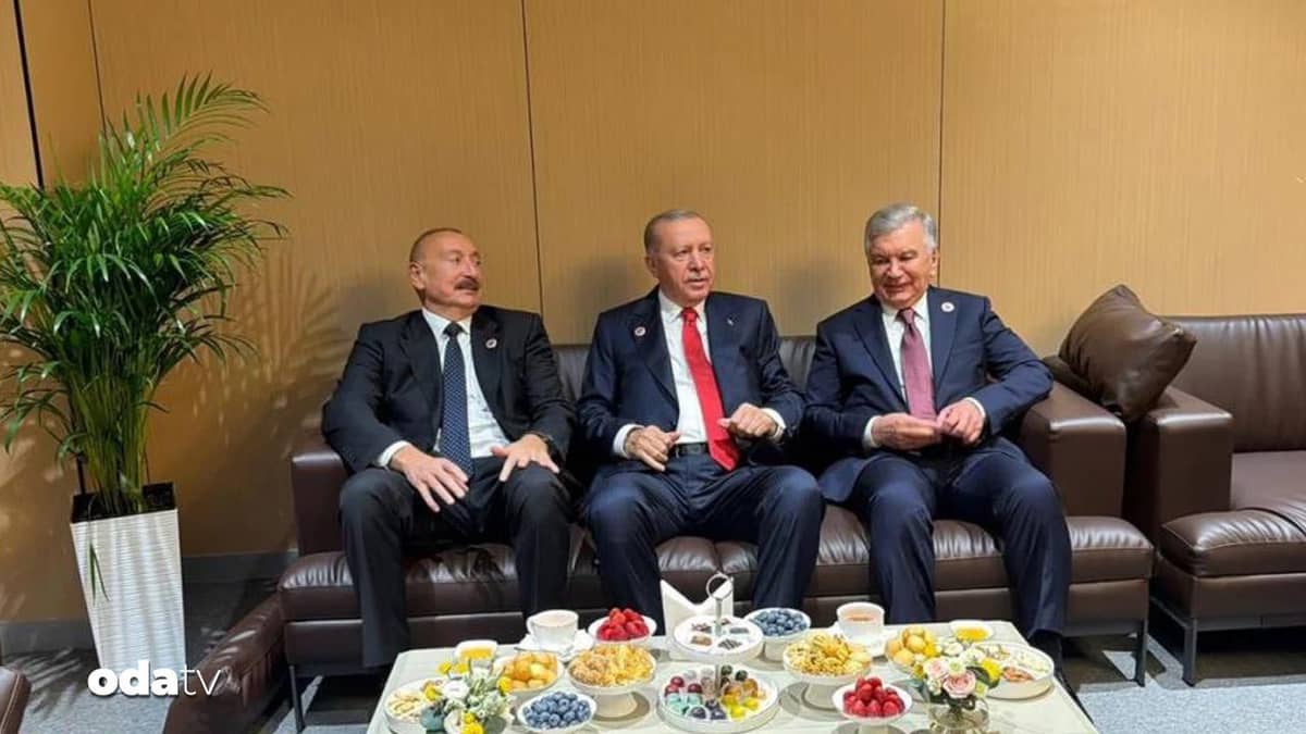 Cumhurbaşkanı Erdoğan, Aliyev ve Mirziyoyev ile buluştu Cumhurbaşkanı Erdoğan, Aliyev ve Mirziyoyev ile buluştu