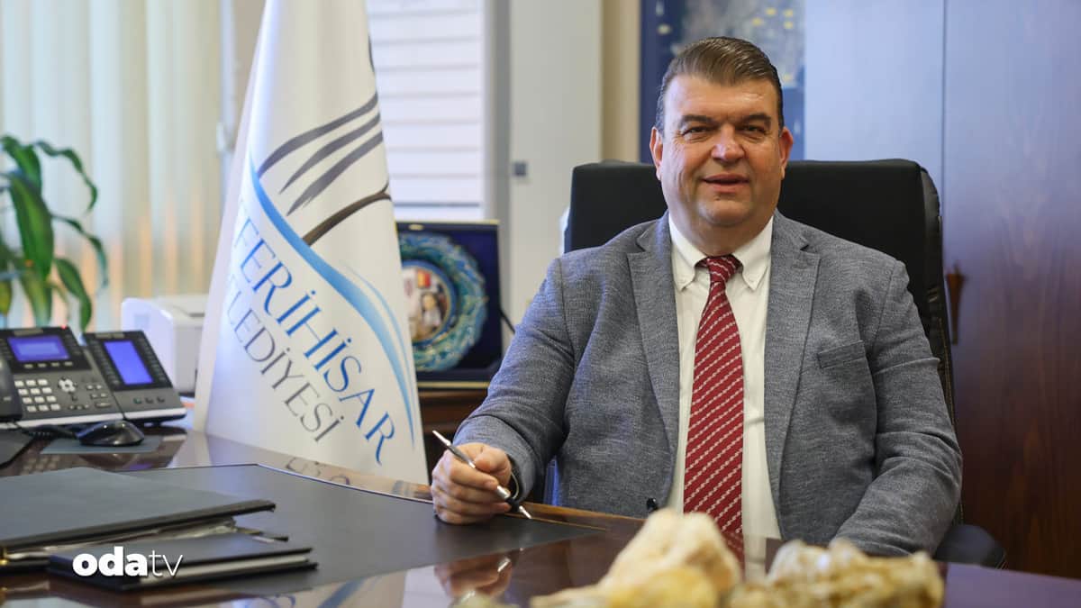 Seferihisar belediye başkanının şoförü itirafçı oldu: Makam aracında rüşvet iddiası Seferihisar belediye başkanının şoförü itirafçı oldu: Makam aracında rüşvet iddiası