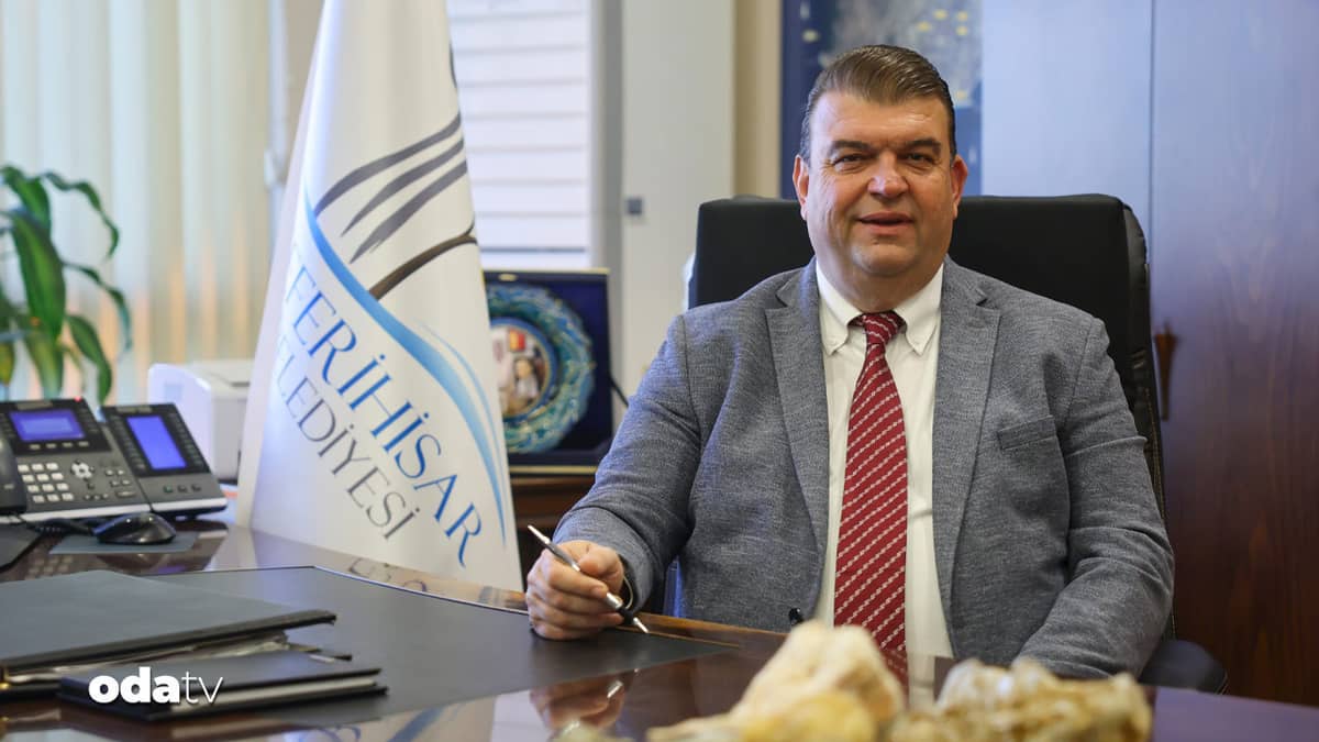 Seferihisar belediye başkanının şoförü itirafçı oldu: Makam aracında rüşvet iddiası Seferihisar belediye başkanının şoförü itirafçı oldu: Makam aracında rüşvet iddiası
