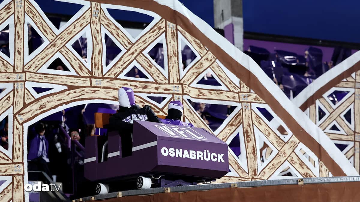Osnabrück-Bayern Münih maçında sıra dışı koreografi Osnabrück-Bayern Münih maçında sıra dışı koreografi