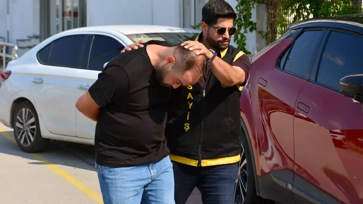 1 kişi ölmüştü... Adana'daki 'yan bakma' cinayetinde yeni gelişme 1 kişi ölmüştü... Adana'daki 'yan bakma' cinayetinde yeni gelişme