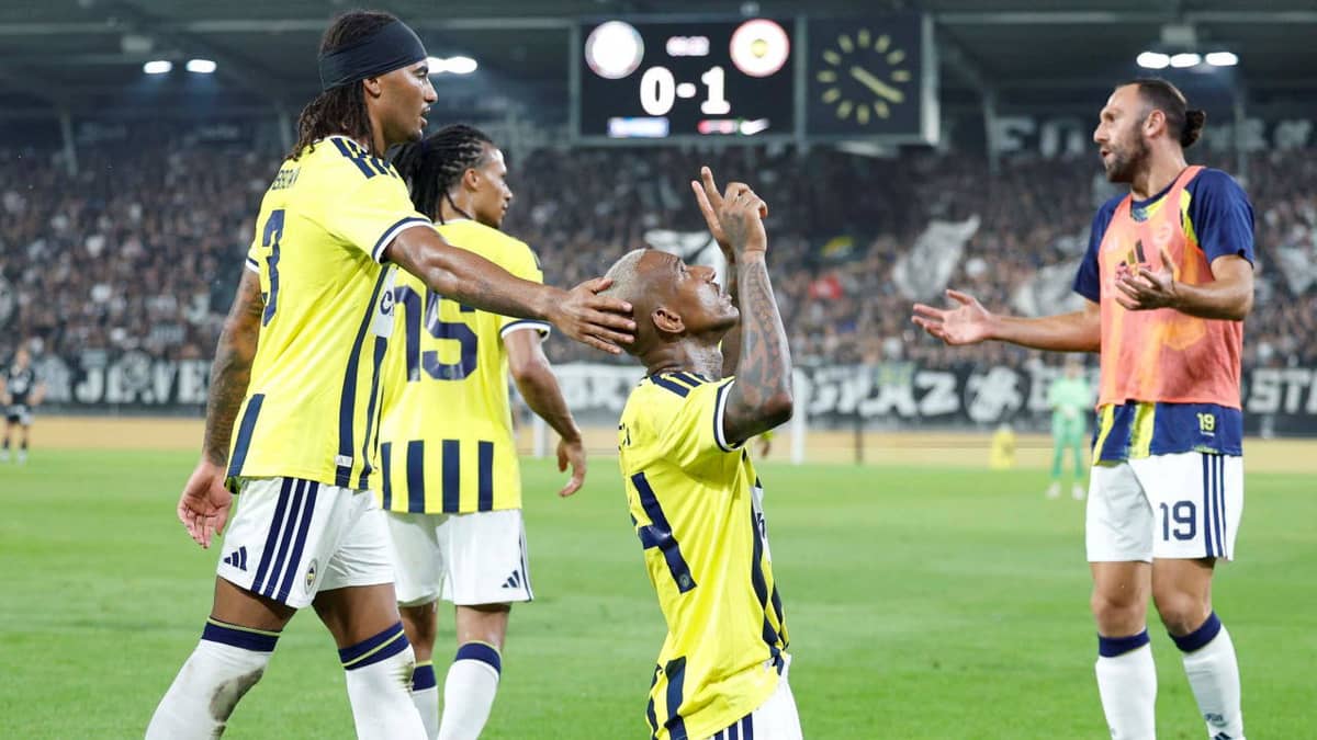 Şampiyonlar Ligi'nde play-off'a kalan Fenerbahçe'ye önemli gelir! Şampiyonlar Ligi'nde play-off'a kalan Fenerbahçe'ye önemli gelir!