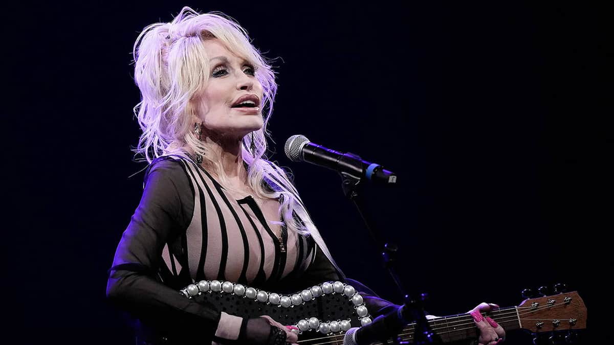Country müziğin efsanesi Dolly Parton 80 yaşında hayatını kaybetti Country müziğin efsanesi Dolly Parton 80 yaşında hayatını kaybetti