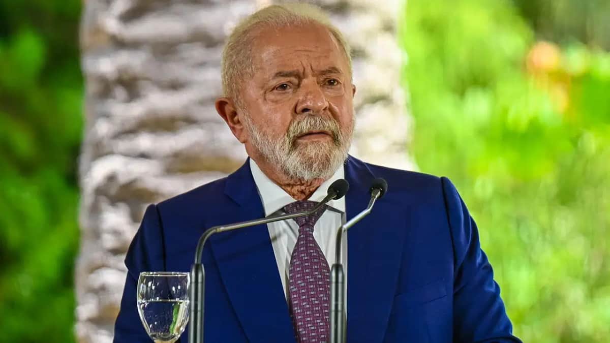 Lula da Silva, yeniden devlet başkanı adayı ilan edildi: 'Ben yaşadığım sürece bu ülkeyi aşırı sağ yeniden yönetemeyecek' Lula da Silva, yeniden devlet başkanı adayı ilan edildi: 'Ben yaşadığım sürece bu ülkeyi aşırı sağ yeniden yönetemeyecek'