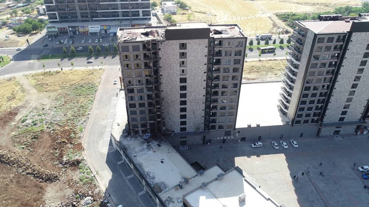 Soruşturma başlatıldı: Plazadaki yangının boyutu, gün ağarınca ortaya çıktı Soruşturma başlatıldı: Plazadaki yangının boyutu, gün ağarınca ortaya çıktı