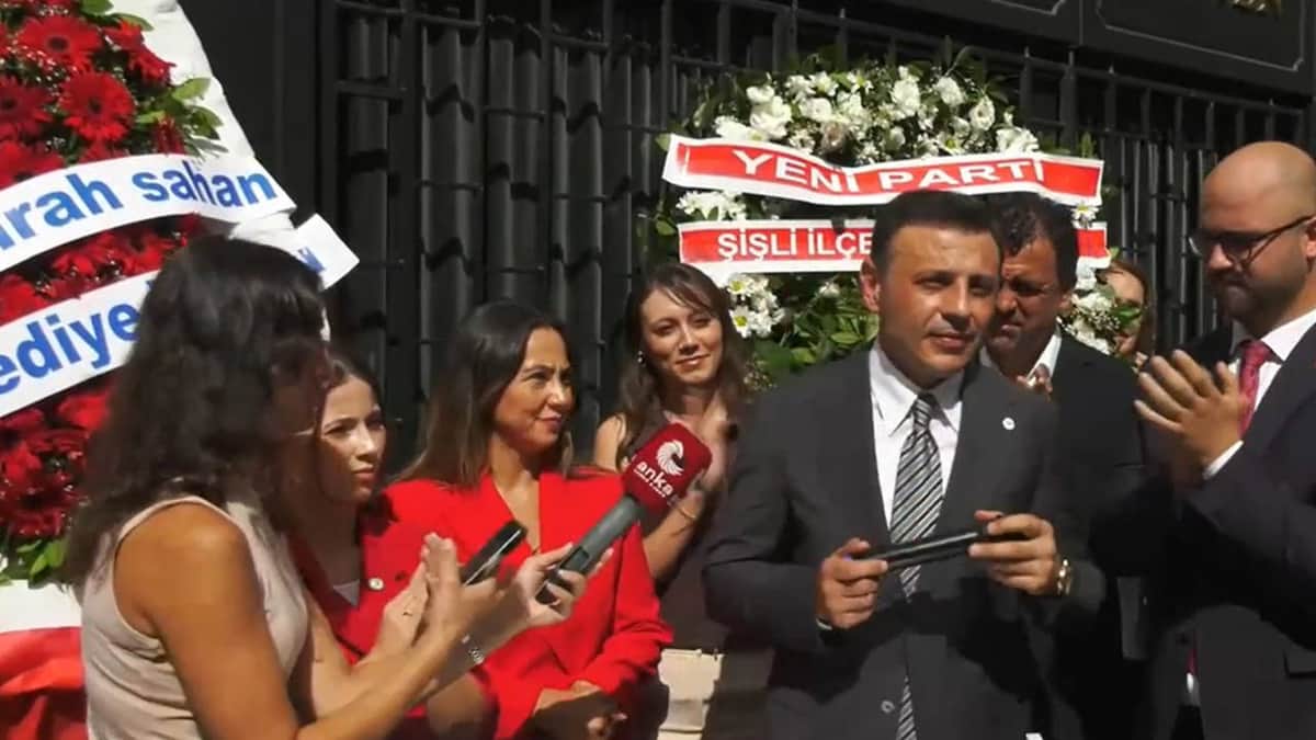 YENİ Parti Şişli İlçe Başkanlığı binası açıldı: 'Bu yürüyüş Şişli'den başladı' YENİ Parti Şişli İlçe Başkanlığı binası açıldı: 'Bu yürüyüş Şişli'den başladı'