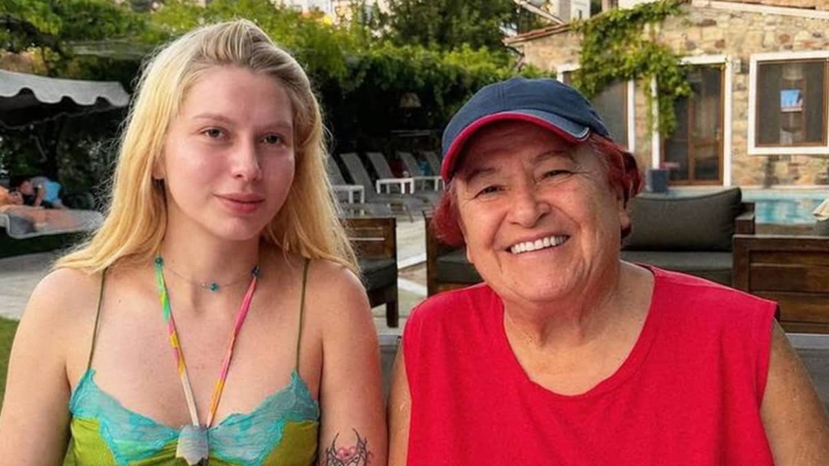 Selda Bağcan'dan Aleyna Tilki paylaşımı: 'İyi ki varsın Aleyna' Selda Bağcan'dan Aleyna Tilki paylaşımı: 'İyi ki varsın Aleyna'