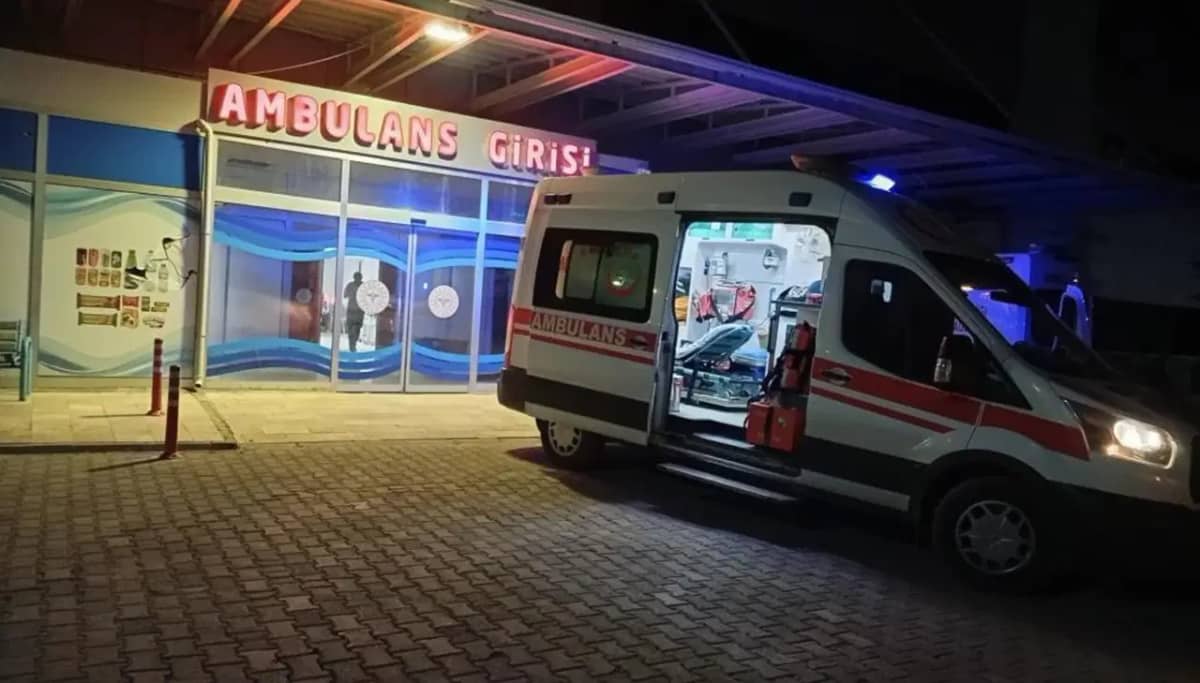 41 yaşındaki erkek babasını sırtından bıçakladı 41 yaşındaki erkek babasını sırtından bıçakladı