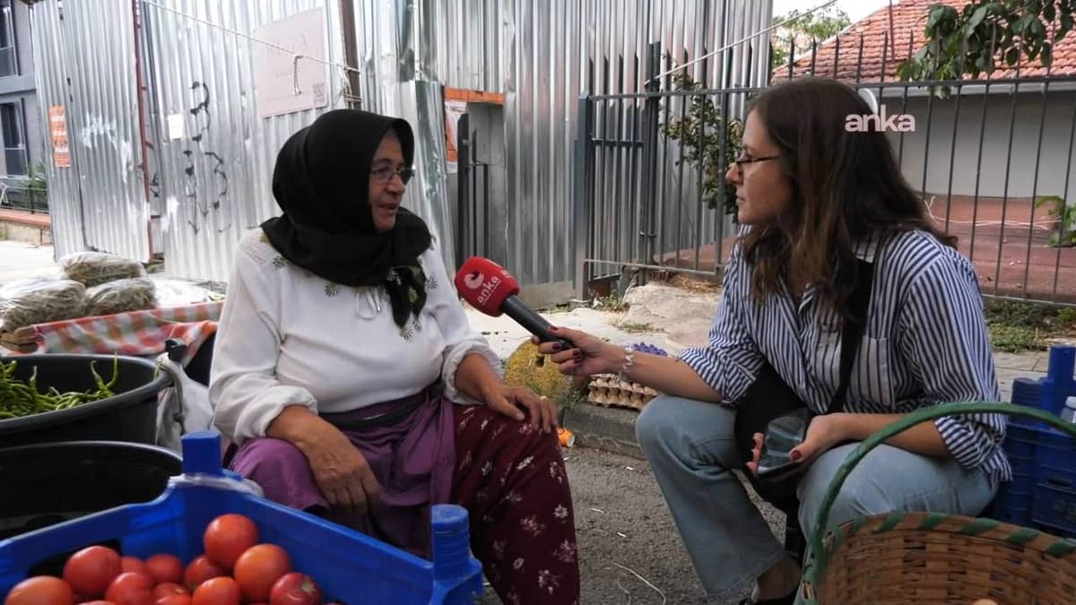 Koşuyolu Pazarı'nda yurttaştan 'altın dönem' isyanı: '70'inden sonra pazarda çalışmaya başladık...' Koşuyolu Pazarı'nda yurttaştan 'altın dönem' isyanı: '70'inden sonra pazarda çalışmaya başladık...'