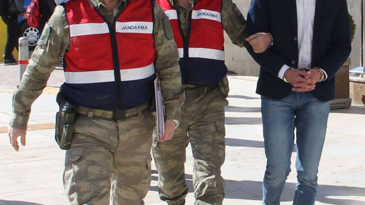 Manisa'da 735 tarihi eser ele geçirildi: Gözaltılar var! Manisa'da 735 tarihi eser ele geçirildi: Gözaltılar var!