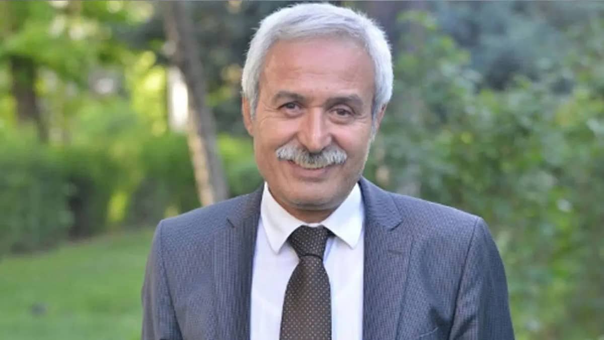 Selçuk Mızraklı kimdir, kaç yaşında, nereli? Eski Diyarbakır Belediye Eş Başkanı Selçuk Mızraklı tahliye mi edildi? Selçuk Mızraklı kimdir, kaç yaşında, nereli? Eski Diyarbakır Belediye Eş Başkanı Selçuk Mızraklı tahliye mi edildi?