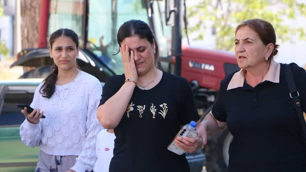 Banyoda yangın çıktı: Çamaşır makinesi yanan kadın, gözyaşlarına boğuldu Banyoda yangın çıktı: Çamaşır makinesi yanan kadın, gözyaşlarına boğuldu