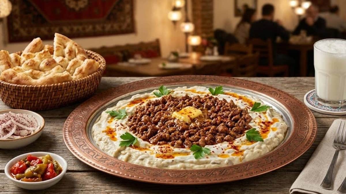 Gaziantep mutfağından pratik ziyafet: Ali Nazik Kebabı tarifi... Gaziantep mutfağından pratik ziyafet: Ali Nazik Kebabı tarifi...