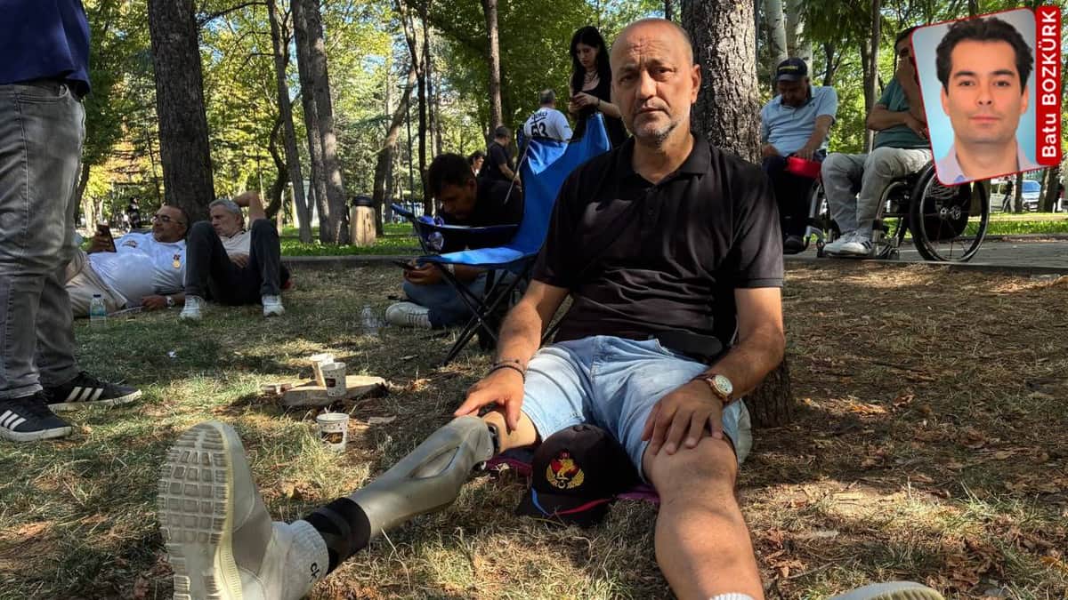 Eylemlerini Kurtuluş Parkı’na taşıyan gaziler yurttaşlara seslendi: ‘Sizin evladınızız, desteğe gelin’ Eylemlerini Kurtuluş Parkı’na taşıyan gaziler yurttaşlara seslendi: ‘Sizin evladınızız, desteğe gelin’