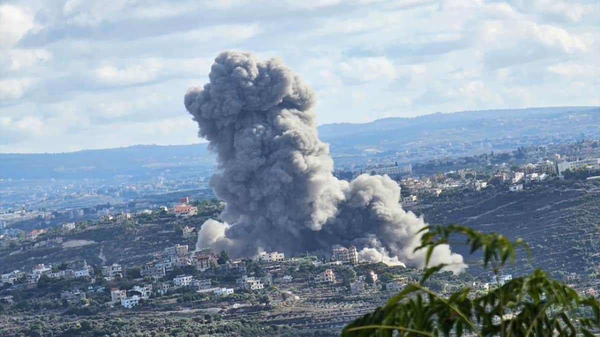 İsrail ordusu Lübnan’da ilerledi: Hava saldırıları ve kara hareketliliği İsrail ordusu Lübnan’da ilerledi: Hava saldırıları ve kara hareketliliği