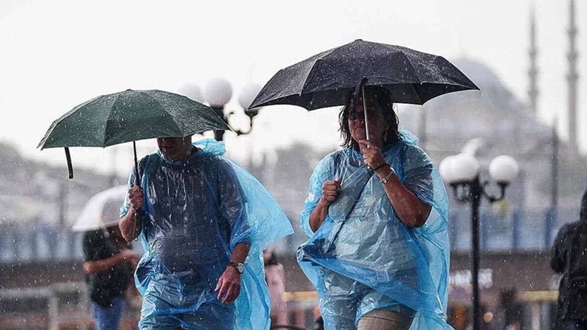 Meteoroloji'den İstanbul için kuvvetli sağanak ve sel uyarısı Meteoroloji'den İstanbul için kuvvetli sağanak ve sel uyarısı