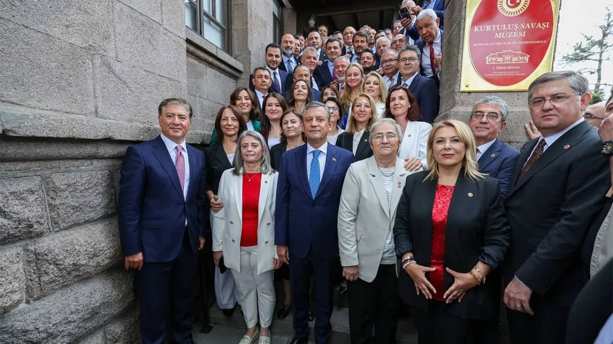 Yeni Parti rakamı açıkladı: 20 günde 411 milyon TL toplandı Yeni Parti rakamı açıkladı: 20 günde 411 milyon TL toplandı