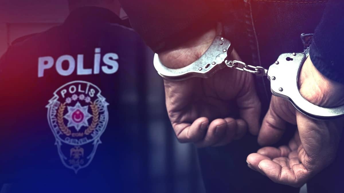 Ankara'da uyuşturucu ve fuhuş çetesine şafak baskını: Eğlence mekanları basıldı, 18 gözaltı! Ankara'da uyuşturucu ve fuhuş çetesine şafak baskını: Eğlence mekanları basıldı, 18 gözaltı!